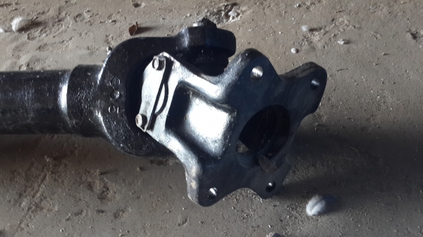 ขายเพลากลางท่อนหลังสุด hino fm3m -และ sumo 227