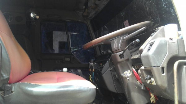 รถมิตซู 10 ล้อดั้ม FN527 - TF  /  220 แรงม้า.    สนใจติดต่อ  081 - 6079515