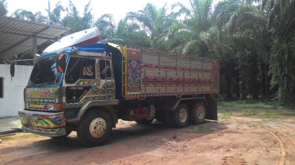 รถมิตซู 10 ล้อดั้ม FN527 - TF  /  220 แรงม้า.    สนใจติดต่อ  081 - 6079515