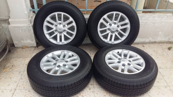 ขายล้อแม็กป้ายแดง vigo 17" พร้อมยางปี15 สนใจติดต่อเล็กคลองสามครับ 081-3747940 ขายล้อแม็กป้ายแดง vigo 17" พร้อมยางปี15 สนใจติดต่อเล็กคลองสามครับ 081-3747940