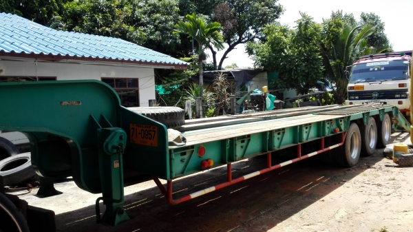 Nissan UD320 แรง พร้อมโลเบท สามเพลา สปริ้ง ปี 56