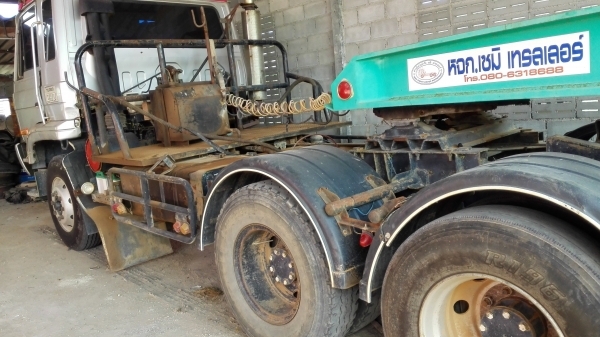 Nissan UD320 แรง พร้อมโลเบท สามเพลา สปริ้ง ปี 56