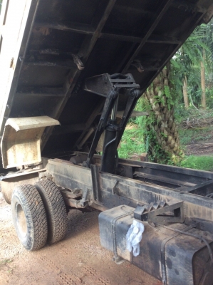 6ล้อISUZU ดั๊ม2เพลา (4WD) เครื่อง4HG1ครัทซีใหญ่ ช่วงล่างใหญ่ พาว์เวอร์ ไฟฟ้า รถเดิมๆสภาพสวยจัด มีสโลพร้อมใช้งาน ขาย 590,000 บาท (ศุภากร 081-4252943)