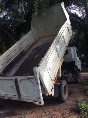 6ล้อISUZU ดั๊ม2เพลา (4WD) เครื่อง4HG1ครัทซีใหญ่ ช่วงล่างใหญ่ พาว์เวอร์ ไฟฟ้า รถเดิมๆสภาพสวยจัด มีสโลพร้อมใช้งาน ขาย 590,000 บาท (ศุภากร 081-4252943)