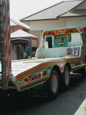 ขาย10ล้อ2 เพลาเครื่อง230แรงเทเลอลากรถเกี่ยวสภาพพร้อมใช้1230000ต่รองยาง9สวย