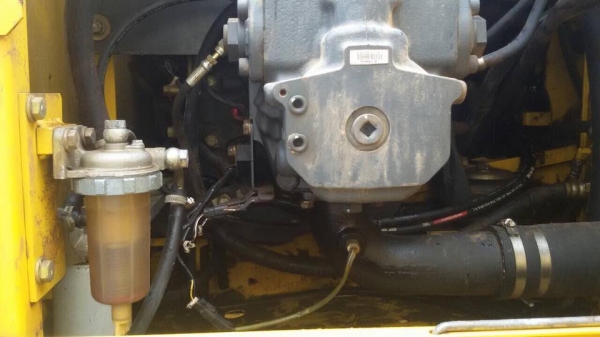 รถขุด PC200-7 รถญี่ปุ่นปี 2010 ทำงาน 10745 ชม. มีลายด์เจาะ รถสวยมาก