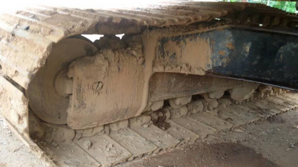 รถขุด PC200-7 รถญี่ปุ่นปี 2010 ทำงาน 10745 ชม. มีลายด์เจาะ รถสวยมาก