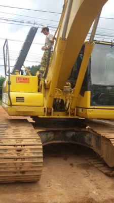 รถขุด PC200-7 รถญี่ปุ่นปี 2010 ทำงาน 10745 ชม. มีลายด์เจาะ รถสวยมาก