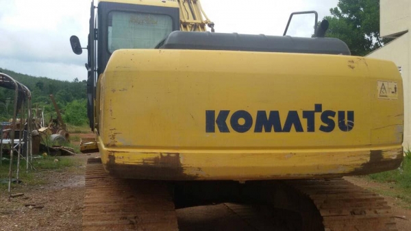 รถขุด PC200-7 รถญี่ปุ่นปี 2010 ทำงาน 10745 ชม. มีลายด์เจาะ รถสวยมาก