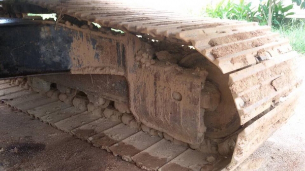 รถขุด PC200-7 รถญี่ปุ่นปี 2010 ทำงาน 10745 ชม. มีลายด์เจาะ รถสวยมาก