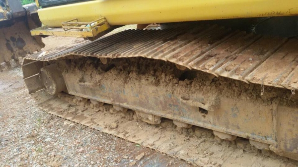 รถขุด PC200-7 รถญี่ปุ่นปี 2010 ทำงาน 10745 ชม. มีลายด์เจาะ รถสวยมาก