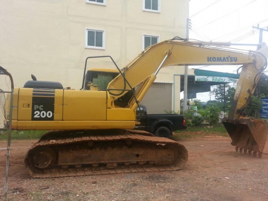 รถขุด PC200-7 รถญี่ปุ่นปี 2010 ทำงาน 10745 ชม. มีลายด์เจาะ รถสวยมาก