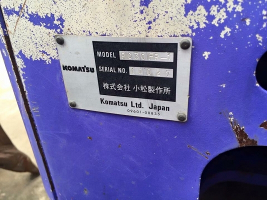 PC30-FR มีใบมีด  เก่านอกไม่เคยใช้งานในไทย  ราคา 380,000 บาท