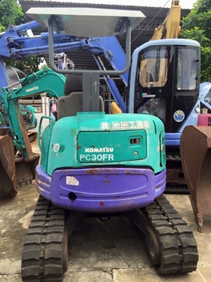 PC30-FR มีใบมีด  เก่านอกไม่เคยใช้งานในไทย  ราคา 380,000 บาท