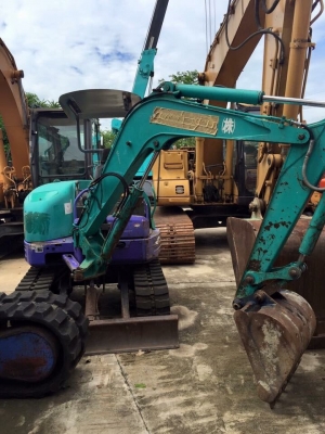 PC30-FR มีใบมีด  เก่านอกไม่เคยใช้งานในไทย  ราคา 380,000 บาท