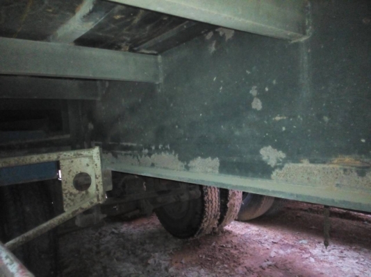 ขายหาง พื้นเรียบ สามมิต. 2 เพลา แท้. ปี 46 - 47    ( มีขาย 2 หาง. )      สนใจติดต่อ  081 - 6079515