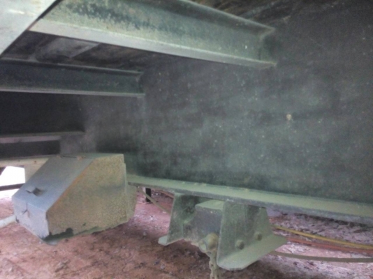 ขายหาง พื้นเรียบ สามมิต. 2 เพลา แท้. ปี 46 - 47    ( มีขาย 2 หาง. )      สนใจติดต่อ  081 - 6079515