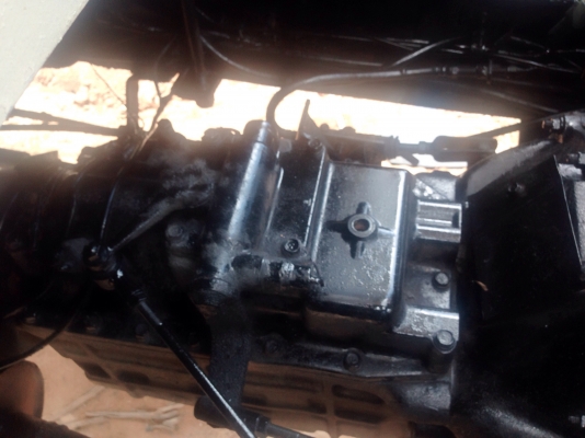 HINO FD 185 HP HO7C หกล้อดั๊มพ์ กระบะดั๊มพ์เหล็ก 6 ตันความยาว 3.60 เมตรสวยๆพร้อมบรรทุกพร้อมใช้งานได้เลย เครื่องยนต์แรงดีไม่มีเยิ้ม ภายในคอนโซลสวยครบ พวงมาลัยเพาเวอร์ เบรคลม ช่วงล่างใหญ่คัชซีไม่แตกบวม ยาง 8.25 ขอบ 20 สภาพดีประมาณ 60\% พร้อมใช้งาน เอกสารทะเบ