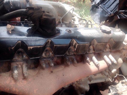 HINO FD 185 HP HO7C หกล้อดั๊มพ์ กระบะดั๊มพ์เหล็ก 6 ตันความยาว 3.60 เมตรสวยๆพร้อมบรรทุกพร้อมใช้งานได้เลย เครื่องยนต์แรงดีไม่มีเยิ้ม ภายในคอนโซลสวยครบ พวงมาลัยเพาเวอร์ เบรคลม ช่วงล่างใหญ่คัชซีไม่แตกบวม ยาง 8.25 ขอบ 20 สภาพดีประมาณ 60\% พร้อมใช้งาน เอกสารทะเบ