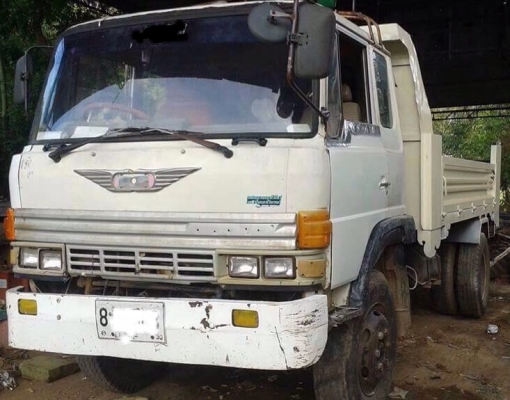 HINO FD 185 HP HO7C หกล้อดั๊มพ์ กระบะดั๊มพ์เหล็ก 6 ตันความยาว 3.60 เมตรสวยๆพร้อมบรรทุกพร้อมใช้งานได้เลย เครื่องยนต์แรงดีไม่มีเยิ้ม ภายในคอนโซลสวยครบ พวงมาลัยเพาเวอร์ เบรคลม ช่วงล่างใหญ่คัชซีไม่แตกบวม ยาง 8.25 ขอบ 20 สภาพดีประมาณ 60\% พร้อมใช้งาน เอกสารทะเบ