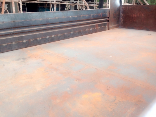 HINO FD 185 HP HO7C หกล้อดั๊มพ์ กระบะดั๊มพ์เหล็ก 6 ตันความยาว 3.60 เมตรสวยๆพร้อมบรรทุกพร้อมใช้งานได้เลย เครื่องยนต์แรงดีไม่มีเยิ้ม ภายในคอนโซลสวยครบ พวงมาลัยเพาเวอร์ เบรคลม ช่วงล่างใหญ่คัชซีไม่แตกบวม ยาง 8.25 ขอบ 20 สภาพดีประมาณ 60\% พร้อมใช้งาน เอกสารทะเบ