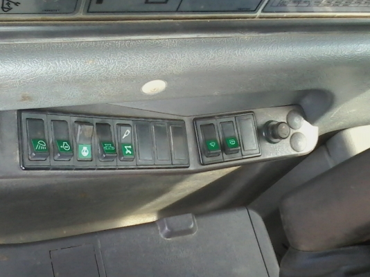 ขายด่วนครับ รถแบ็คโฮ VOVLO EC210 Bใช้งาน 6XXX ซ.ม. โรเลอร์ 7 ลูก รถสวยมาก ออกมาป้ายแดง มี 3 คัน ครับ