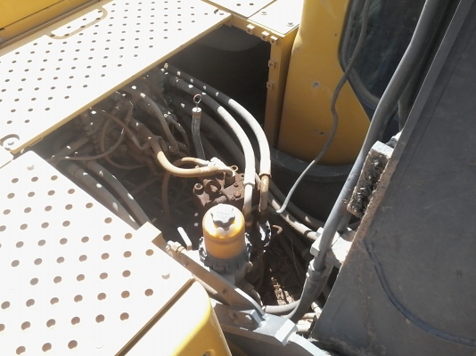 ขายด่วนครับ รถแบ็คโฮ VOVLO EC210 Bใช้งาน 6XXX ซ.ม. โรเลอร์ 7 ลูก รถสวยมาก ออกมาป้ายแดง มี 3 คัน ครับ