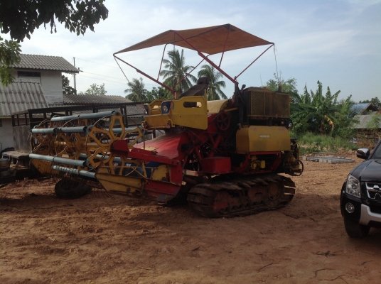 ขาย ((160.000) รถเกี่ยวต่ออู่ รองกระสอบ ขนาดกลาง สภาพดีพร้อมใช้งาน