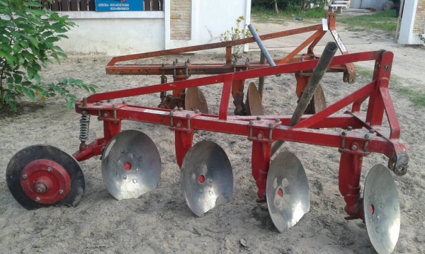 ==>ขายโรตารี่ และผานราคาถูกครับ