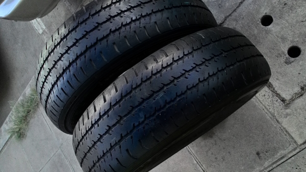 215R15C MICHELIN XCD มี 2 เส้น tel.081-427-3941