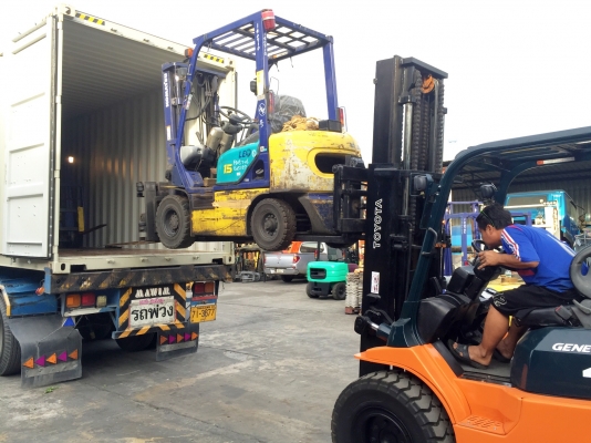 -:-*&bull;*ข า ย ร ถ ย ก นำ เ ข้ า*&bull;*-:-KOMATSU FD15-16 เครื่องดีเซล เสาสูง3เมตร เกียร์ออโต้ งาหนีบตรง สนใจติดต่อ083-062-0223(ปอนด์)