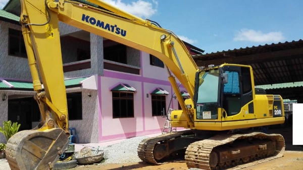 Komatsu PC200-8 รุ่น สเป๊คนอก 3 ปี 3500 ชม.สวยเต็มตามรุ่น