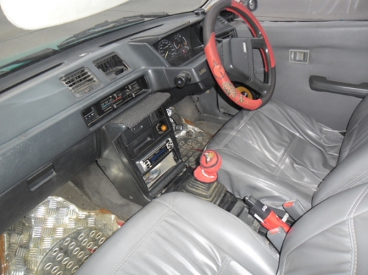 รถพร้อมใช้ ขี่กลับบ้านได้เลย แก๊ส น้ำมัน รถข้าราชการ รถสีเขียวเข้มแต่ติดสติกเกอเขียวอ่อนด้านบน