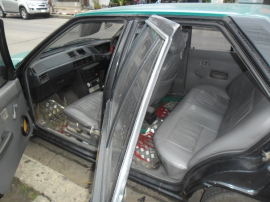 รถพร้อมใช้ ขี่กลับบ้านได้เลย แก๊ส น้ำมัน รถข้าราชการ รถสีเขียวเข้มแต่ติดสติกเกอเขียวอ่อนด้านบน