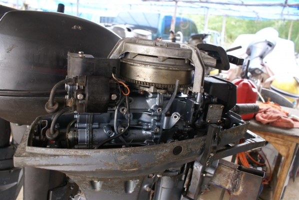 Yamaha 15hp 2stroke หางยาว 23 นิ้ว ฝาเหลี่ยม