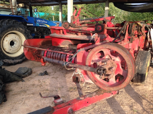 ขาย รถอัดฟาง แมสซี่ 124 ป้ายเหลือง พร้อมใช้