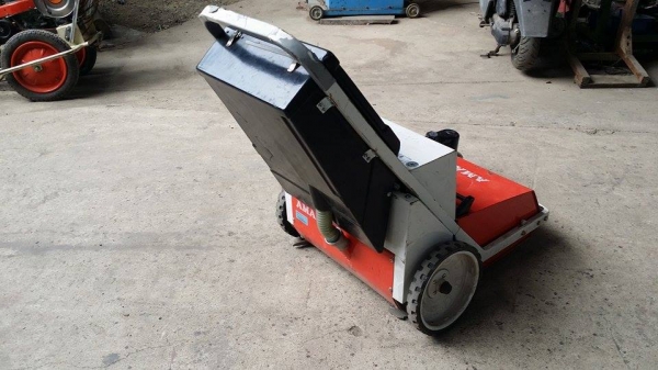 เครื่องดูดฝุ่นเก่าญี่ปุ่น AMANO รุ่น  FE100 สภาพดี เครื่องพร้อมใช้งาน  ขนาดกระทัดรัด