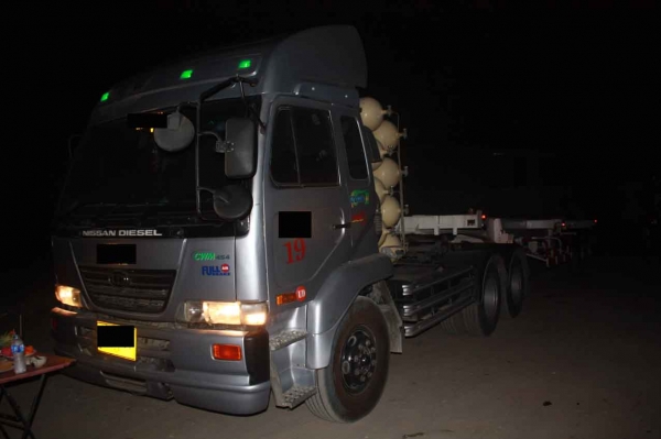 ลดราคา ......  ต้องการขาย  หัวลาก นิสสัน UD  454   320แรง ปี47, 51  ราคาถูกๆ