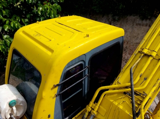 ขายรถแบคโฮ KOMATSU PC200-6 เอกสารอินวอย ระบบไฟเต็ม ซีเรียล 90000 กว่า ราคา 850000