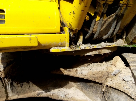 ขายรถแบคโฮ KOMATSU PC200-6 เอกสารอินวอย ระบบไฟเต็ม ซีเรียล 90000 กว่า ราคา 850000