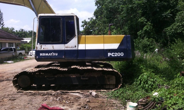 ขายรถแบคโฮ KOMATSU PC200-5 ระบบไฟเต็ม เอกสารอินวอย control สั้น ราคา 550000