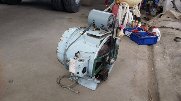 มอเตอร์เครื่องอบข้าวเก่าญี่ปุ่น TOSHIBA รุ่น  200W สภาพดี เครื่องพร้อมใช้งาน  ขนาดกระทัดรัด