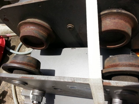 รอกสลิงเก่าญี่ปุ่น MITSUBISHI  ขนาด 1 ตัน  สภาพสวยพร้อมใช้งาน สามารถวิ่งขึ่นลง และซ้ายขวาได้