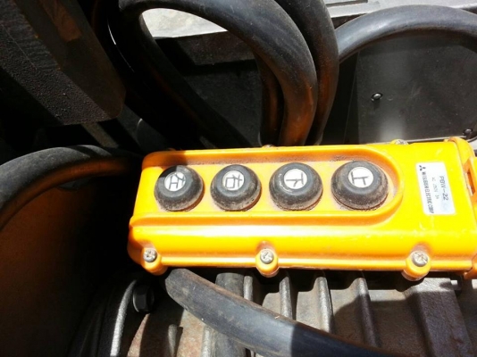 รอกสลิงเก่าญี่ปุ่น MITSUBISHI  ขนาด 1 ตัน  สภาพสวยพร้อมใช้งาน สามารถวิ่งขึ่นลง และซ้ายขวาได้