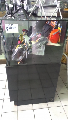 ขายตุ้กระจกโชว์สินค้า
