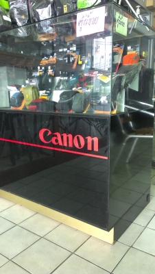 ขายตุ้กระจกโชว์สินค้า