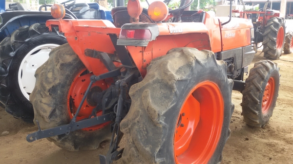 ขายครับรถไถคูโบต้าL3408แรงสองเพลา ราคา155000บาท  รถสวยมากเดิมๆ ยังไม่ได้ล้างไม่มีอุปกรณ์อยู่ วังบัว อ คลองขลุง จ กำแพงเพชรสนใจโทร 0813655997 อำพรพาเจริญราคาคุยกันได้อีกนะครัย