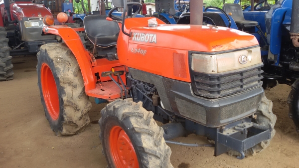 ขายครับรถไถคูโบต้าL3408แรงสองเพลา ราคา155000บาท  รถสวยมากเดิมๆ ยังไม่ได้ล้างไม่มีอุปกรณ์อยู่ วังบัว อ คลองขลุง จ กำแพงเพชรสนใจโทร 0813655997 อำพรพาเจริญราคาคุยกันได้อีกนะครัย