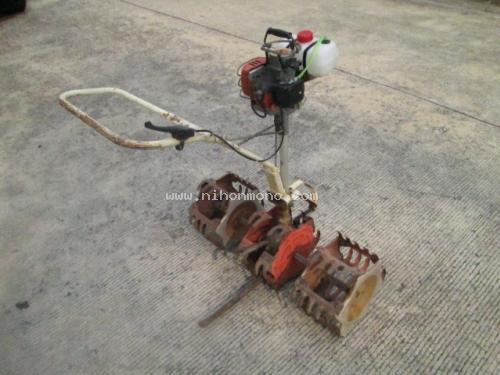 เครื่องกำจัดวัชพืชในร่องข้าว    MARUYAMA   KW รหัสสินค้า : 80802460 Line ID: nihonmono หรือเพิ่มเติมไดที่ www.nihonmono.com