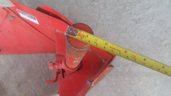 ตัวแหวกร่อง เก่าญี่ปุ่น ใช้ติดกับรถไถเดินตาม หรือรถพรวนดิน ช่วยในการขึ้นร่องไถได้ง่ายและสะดวกขึ้น สภาพดี